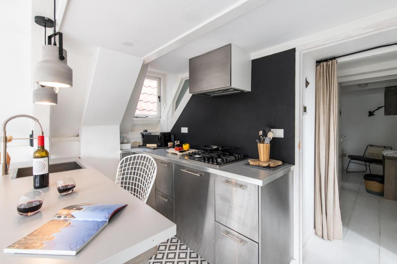 Two Bedroom Apartment In Historic Canalhouse From 1618 - City Centre Amsterdam Dış mekan fotoğraf