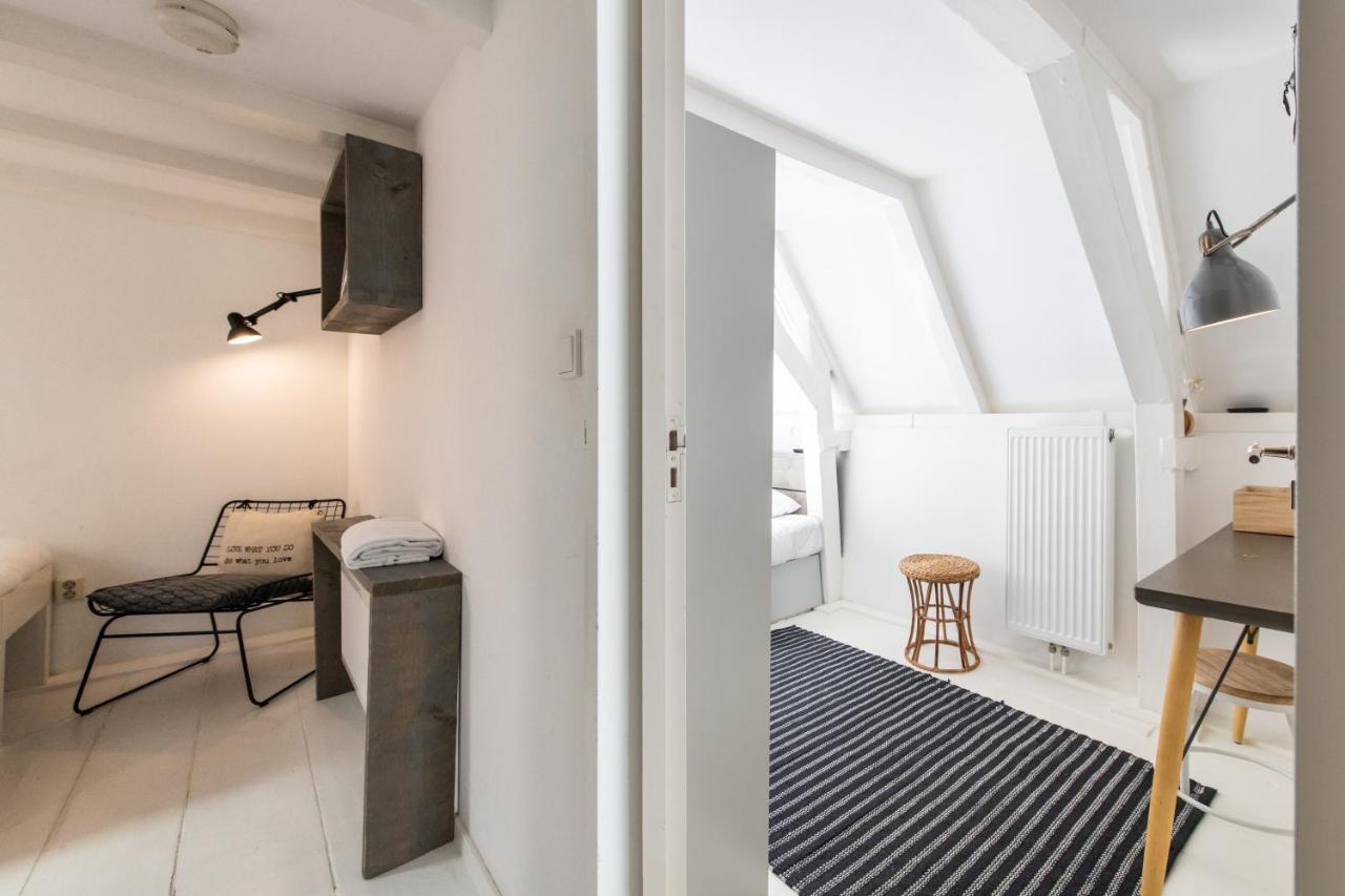 Two Bedroom Apartment In Historic Canalhouse From 1618 - City Centre Amsterdam Dış mekan fotoğraf