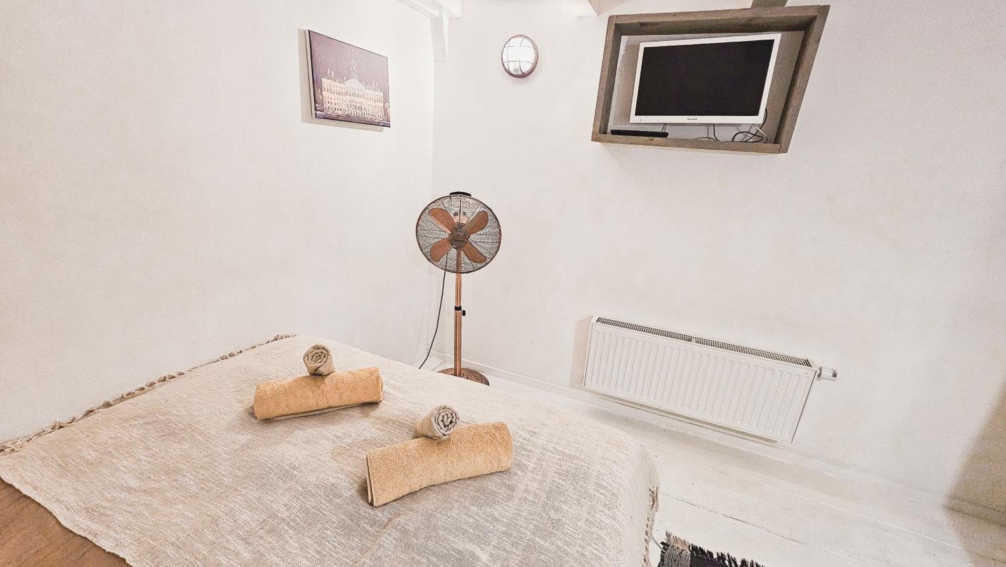 Two Bedroom Apartment In Historic Canalhouse From 1618 - City Centre Amsterdam Dış mekan fotoğraf