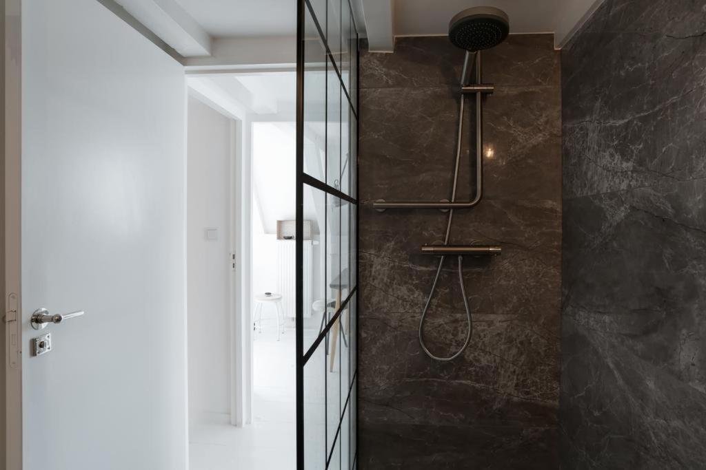Two Bedroom Apartment In Historic Canalhouse From 1618 - City Centre Amsterdam Dış mekan fotoğraf
